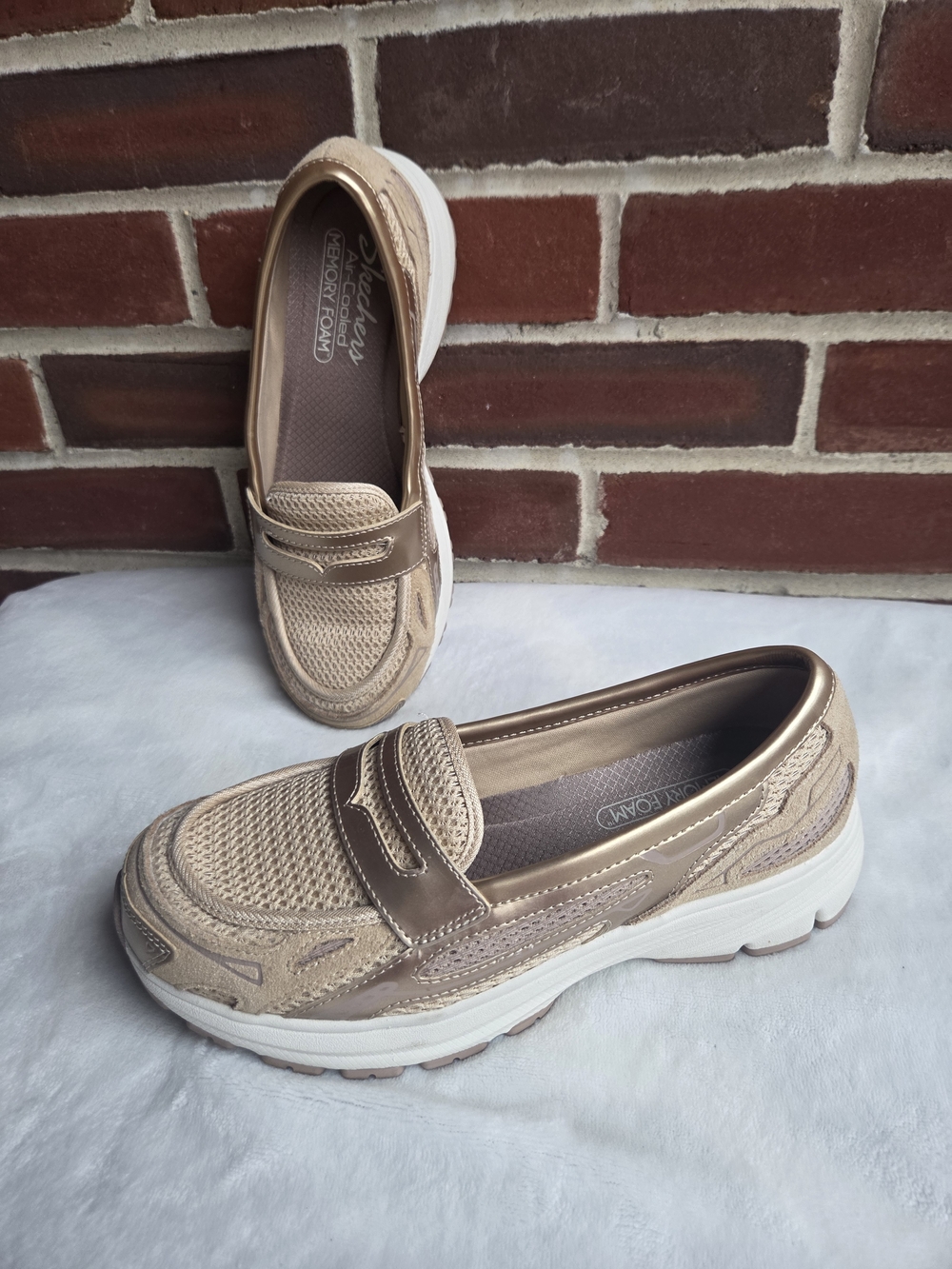 Skechers Air Cooled Memory Foam Loafers Gold Mesh Slip On Shoes Women 8
